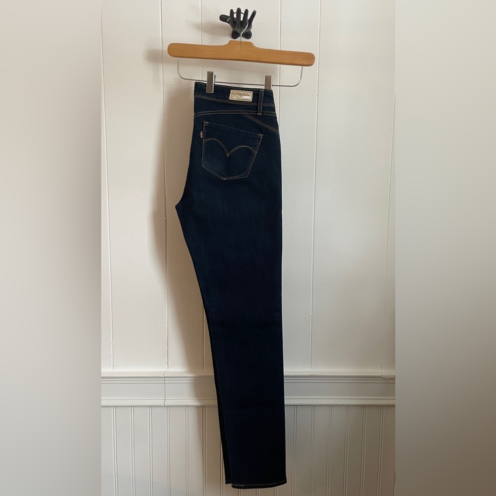 NWOT Levi’s Revel, Slight Curve - Skinny 28” Dark Blue Denim